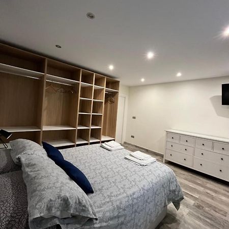 La Chabola Apartment Sobarzo Luaran gambar